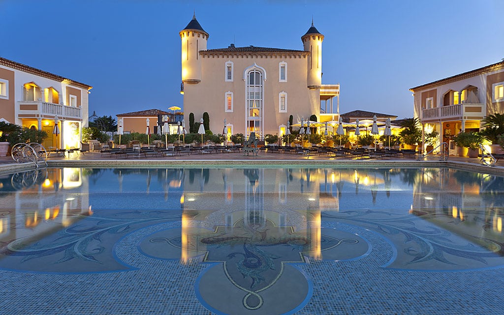 wedding in st tropez - chatau de la messardiere pool