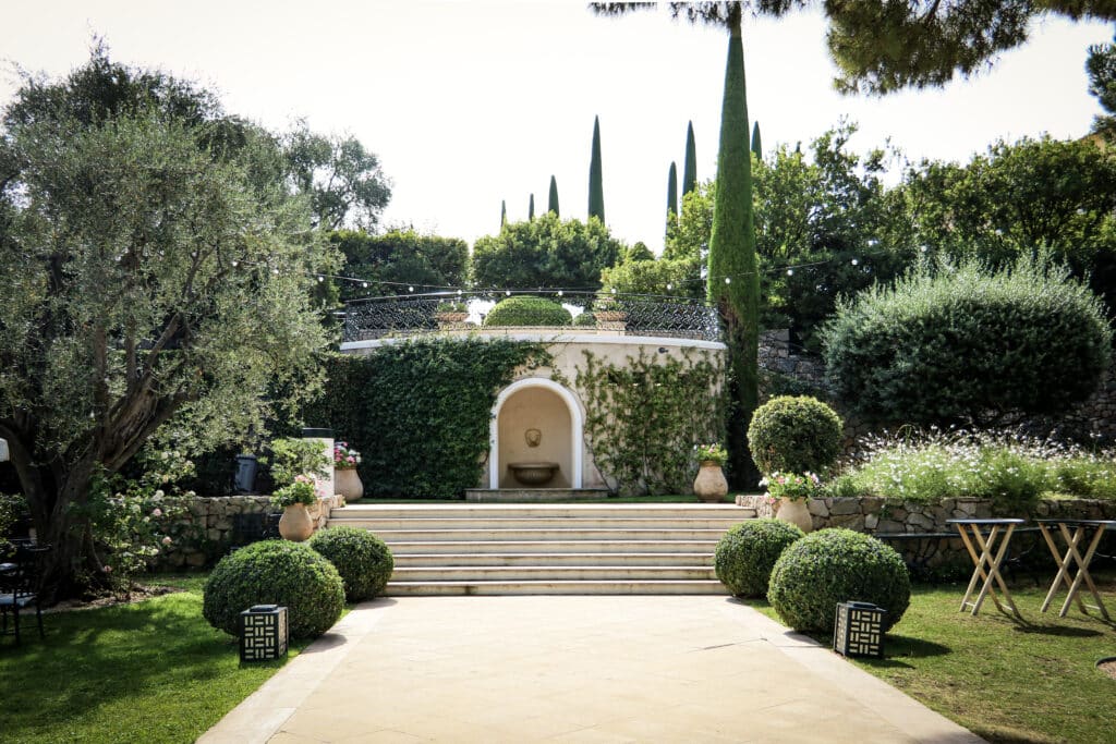 Château Saint Martin wedding - wedding outdoor