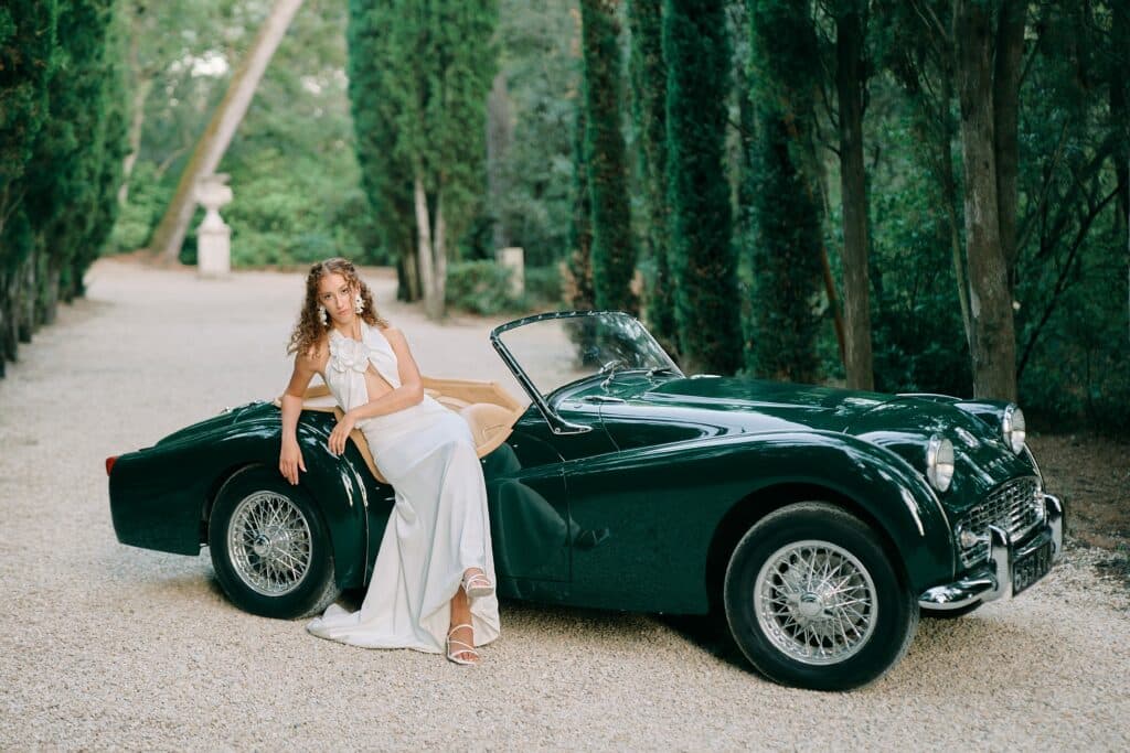 vintage car for photoshoot during luxury elopement in provence at Chateau Martinay